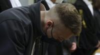 Finnegan Lee E. hört die Urteilsverkündung während eines Prozesses in Rom. Er und sein Freund Gabriel N. wurden für die Ermordung eines Polizeibeamten zu lebenslanger Haft verurteilt.