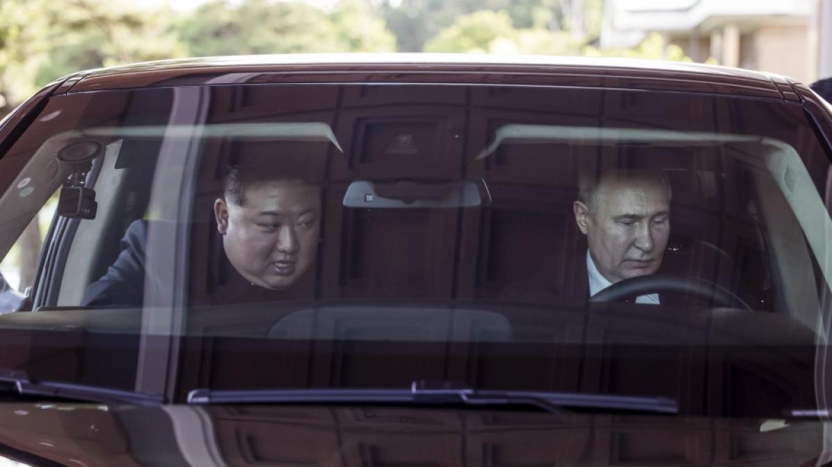 Wladimir Putins (rechts) Treffen mit Kim Jong Un lief nicht ohne eine peinliche Panne ab. (Foto)