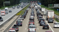 Vom 8. bis 10. Oktober kann es sich auf deutschen Autobahnen stauen. (Symbolfoto)