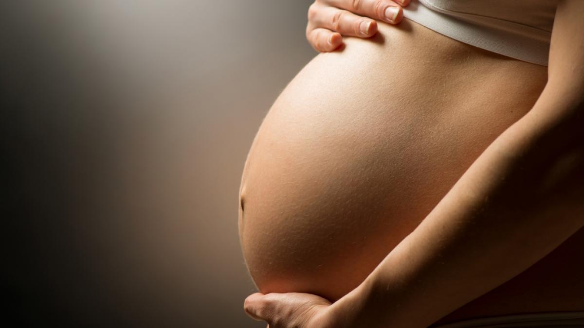 Bein oder Baby? Eine Schwangere in Gro&szlig;britannien musste sich entscheiden. (Foto)
