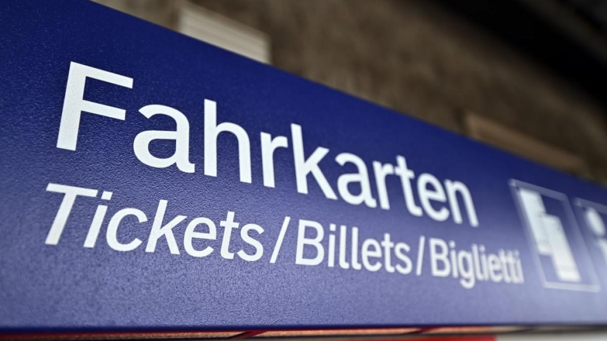 Die Deutsche Bahn erh&ouml;ht mit dem Wechsel zum Winterfahrplan die Preise f&uuml;r Tickets. (Foto)