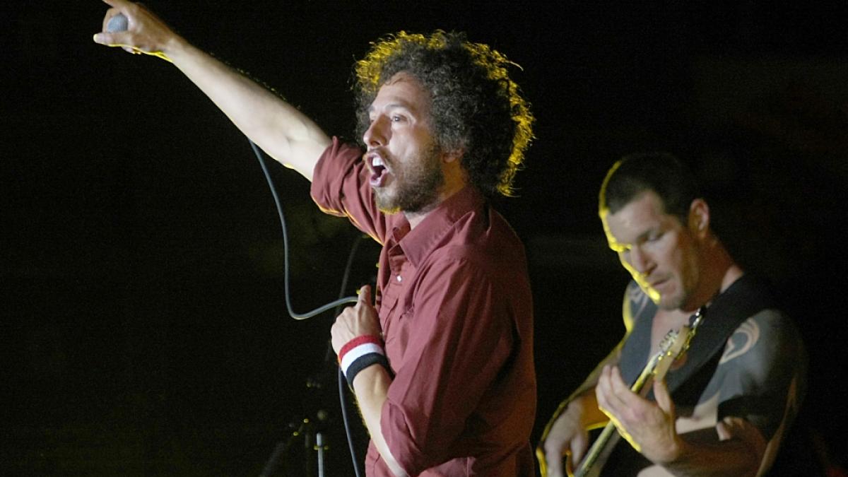 "Rage Against The Machine"-Bassis Tim Commerford, hier neben Frontmann Zack de la Rocha, hat die niederschmetternde Diagnose Prostatakrebs erhalten. (Foto)