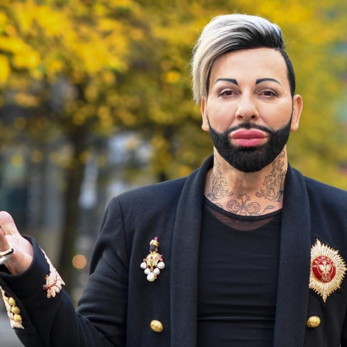 Ganz anders! Hätten Sie Prinz Pompöös HIER erkannt?