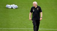 Rudi Völler steht als Interims-Coach beim DFB-Länderspiel gegen Frankreich an der Seitenlinie. Fußball-Fans sind euphorisch.