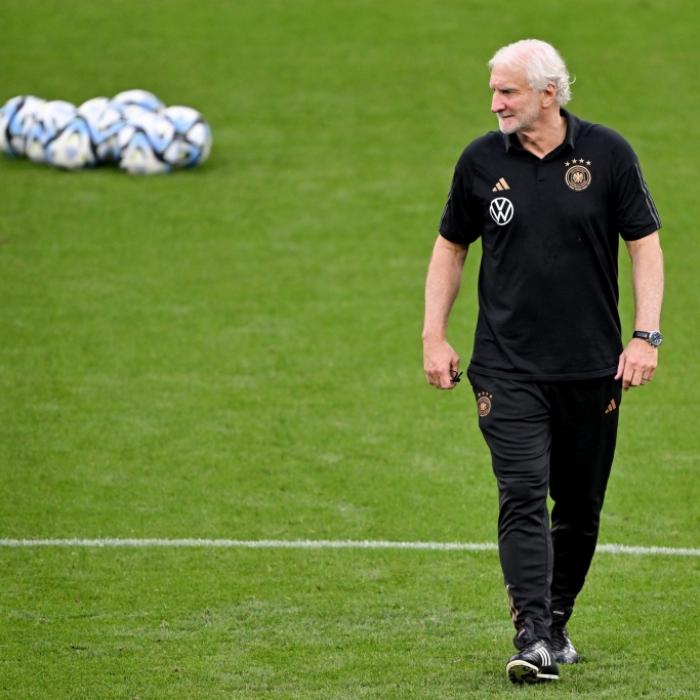 Comeback als DFB-Trainer! Fußball-Fans feiern 