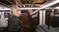 Schlechte Nachrichten von der Yacht: Die Indigo Star hat einen Wasserschaden im Kino-Zimmer!