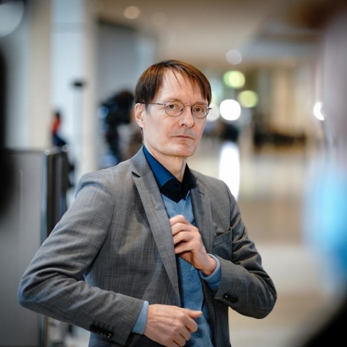 Karl Lauterbach warnt! Covid-19 kann impotent machen