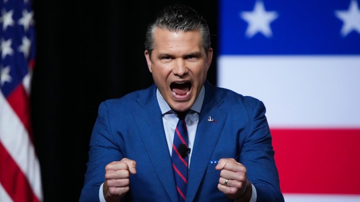 US-Kriegsminister Pete Hegseth musste notlanden. (Foto)