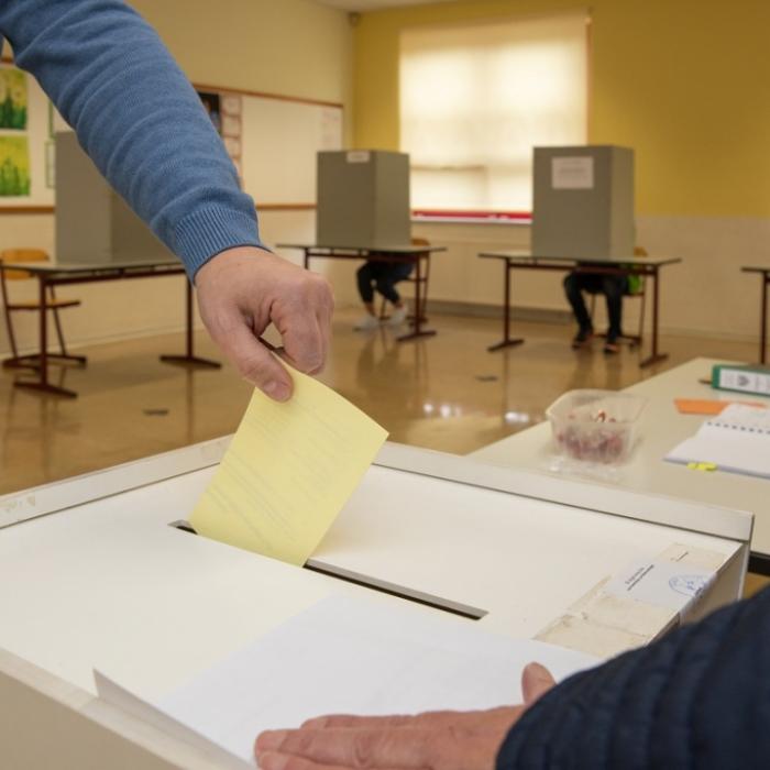 Rot-grüne Koalition ohne Mehrheit in aktueller Wahlumfrage