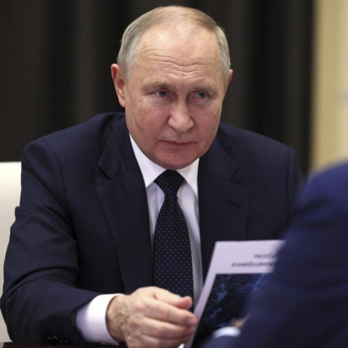Waffenlieferung geplatzt? Geheimagenten sprengen Putins längsten Eisenbahntunnel