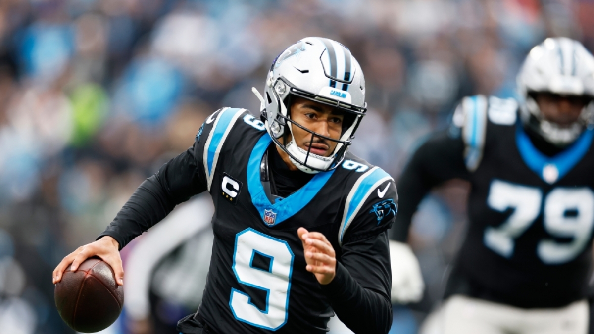 Bryce Young von den Carolina Panthers l&auml;uft den Ball, am 30.11.2025. (Symbolbild) (Foto)