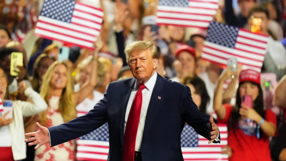 Donald Trump ermutigte seine Anh&auml;nger in Dallas bei den US-Zwischenwahlen zu betr&uuml;gen. (Foto)