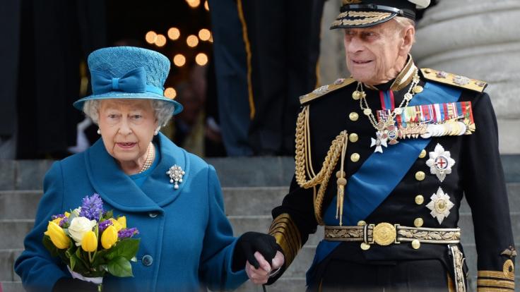 Queen Elizabeth II. lässt sich auch von der Corona-Pandemie ihren traditionellen Sommerurlaub in Schottland nicht vermiesen.