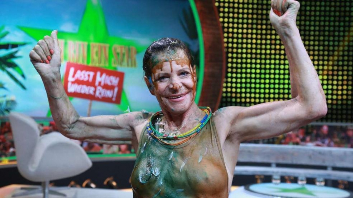Nippel-Gate a la Barbara Engel. Die 62-J&auml;hrige gew&auml;hrte vergangenen Sonntag den Zuschauern des Sommer-Dschungel-Camps tiefe Einblicke. (Foto)