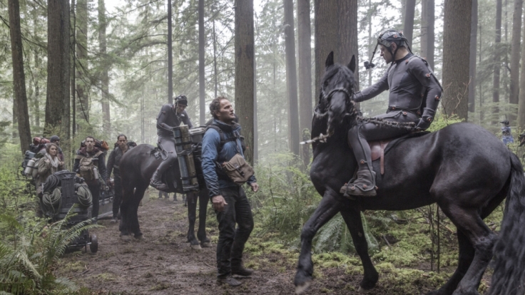 Ellie (Keri Russell), Malcoms Sohn (Kodi Smit-McPhee), Koba (Toby Kebbell), Malcom (Jason Clarke), Ceasar (Andy Serkis, rechts).
