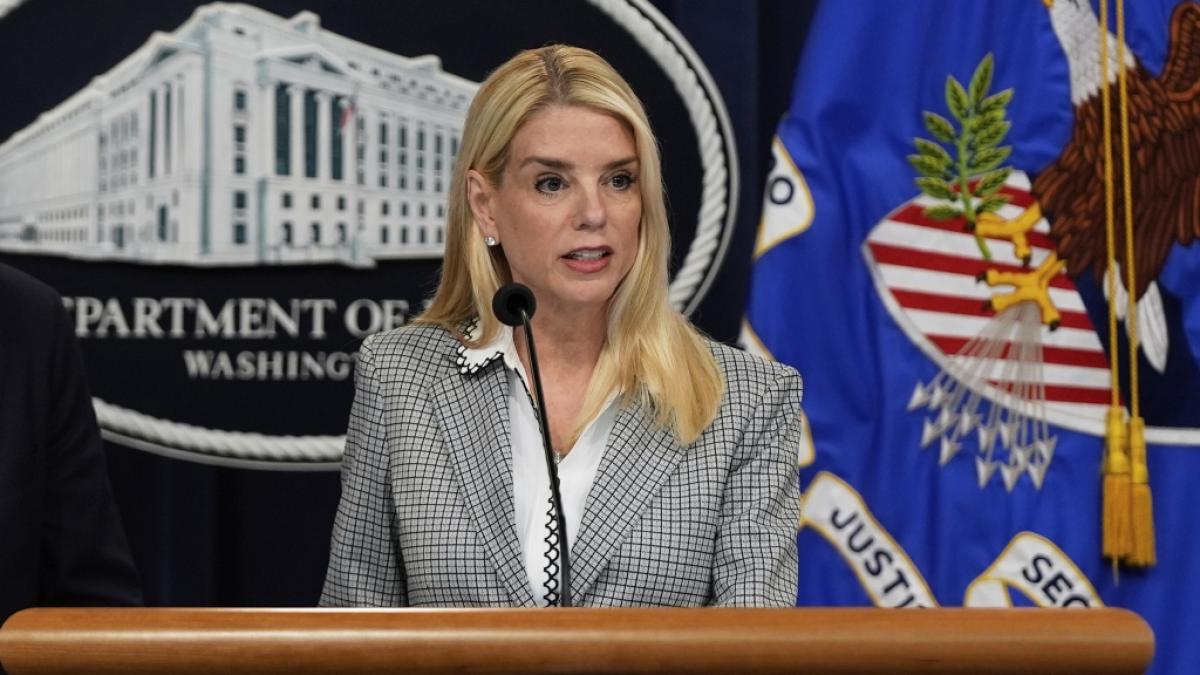Vor allem seit der Ver&ouml;ffentlichung der Epstein-Files im Fokus: US-Justizministerin Pam Bondi. (Foto)