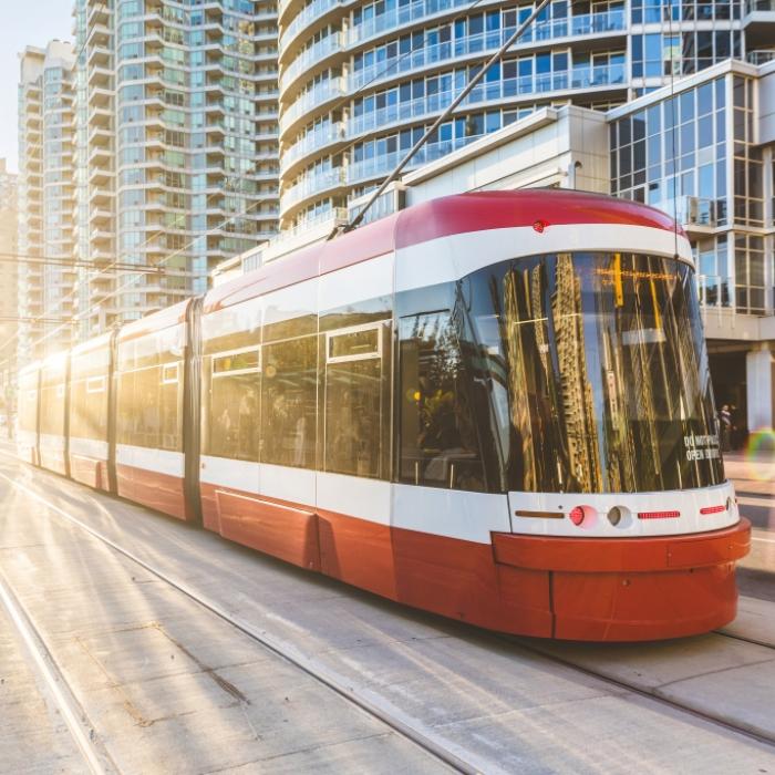 Unfallschock! Junge (7) von Tram überrollt