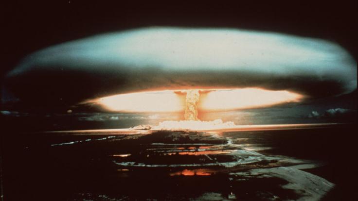 Laut einer aktuellen Studie reichen 100 Atombomben, um unsere Welt nachhaltig zu zerstören. Gut, dass es 15.000 Atombomben auf der ganzen Welt gibt.
