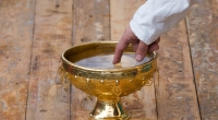 Er hielt geheiltes Wasser für ein Wundermittel im Kampf gegen das Coronavirus - nun ist eine Schamane aus Sri Lanka an Covid-19 gestorben (Symbolbild).