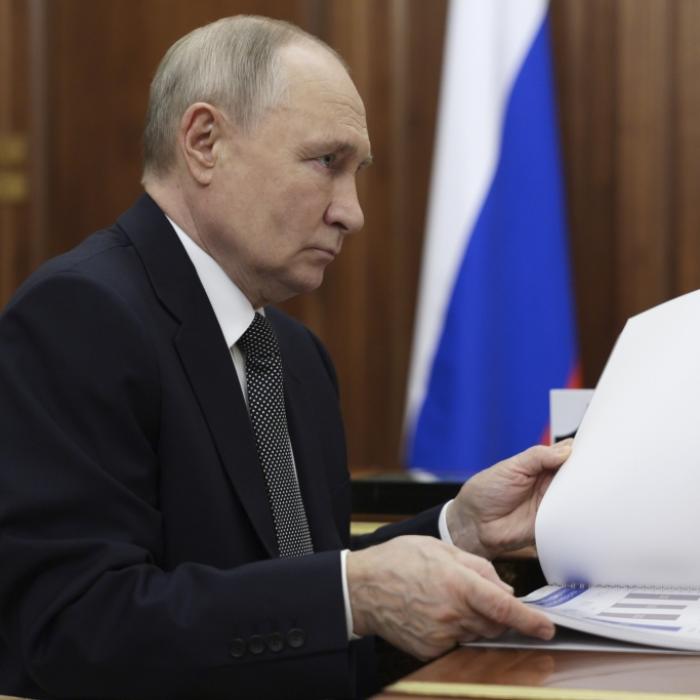 Putin in Bedrängnis - Nächste Ölraffinerien brennen