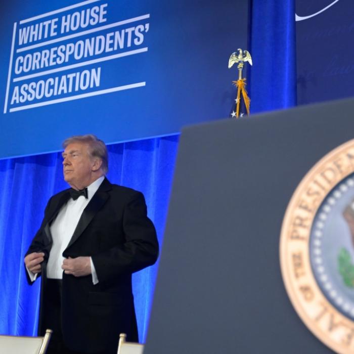 Donald Trump verliert Kampf gegen Müdigkeit vor aller Augen