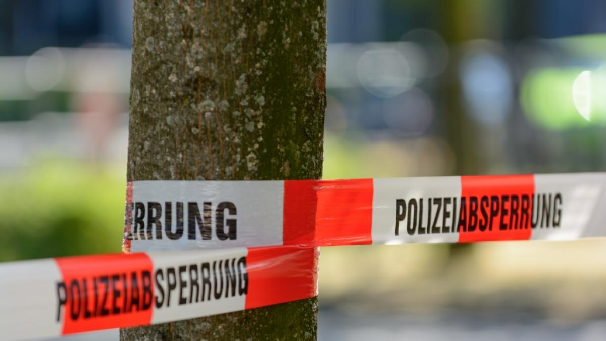 In Duisburg raste ein Mann auf seine Freundin und ihr Baby zu. (Symbolfoto) (Foto)