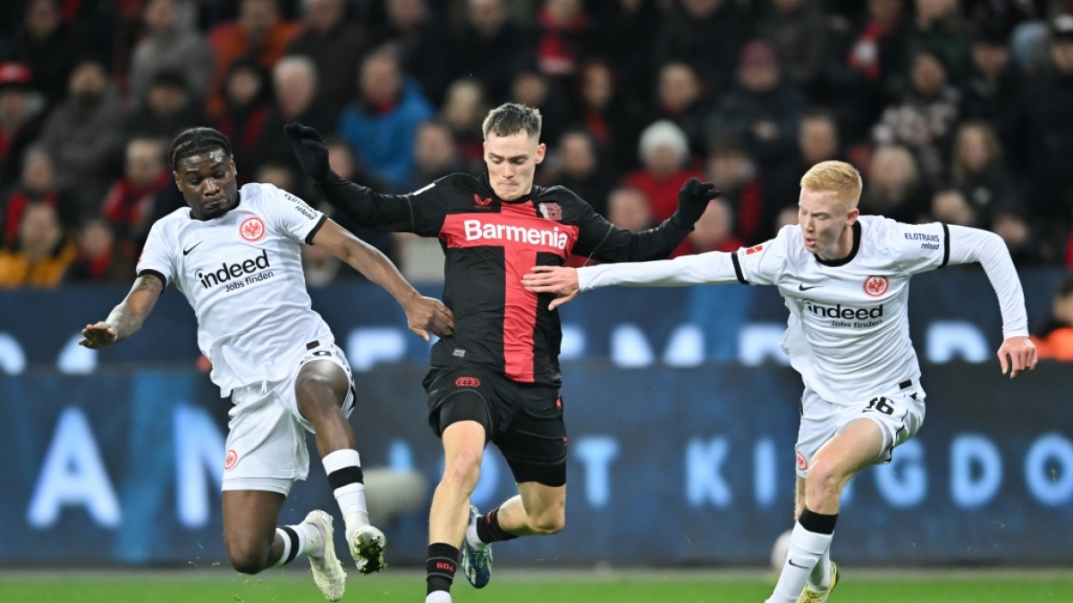 Bei der Europa-League-Partie gegen Olympique Lyon fallen Frankfurts&nbsp;Eric Jounir Dina Ebimbe und Hugo Larsson aus. (Foto)
