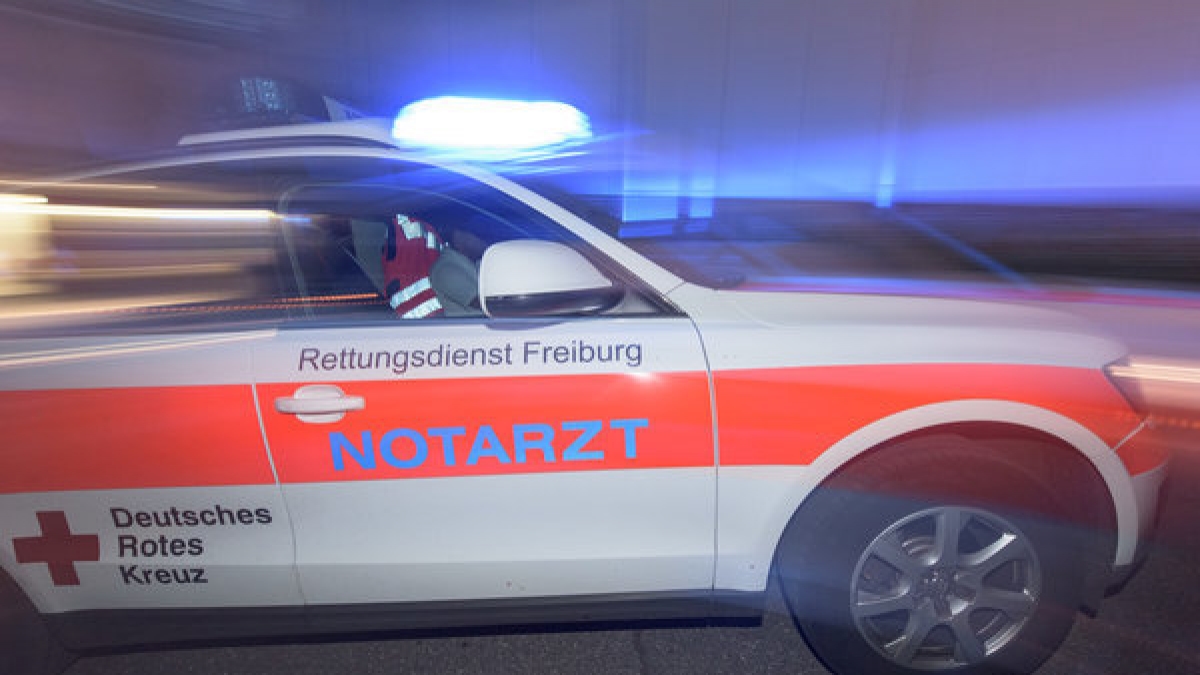 Da konnte selbst der Notarzt nicht mehr helfen: Ein neunj&auml;hriges M&auml;dchen wurde von einer &uuml;bergewichtigen Verwandten zu Tode gequetscht (Symbolbild). (Foto)