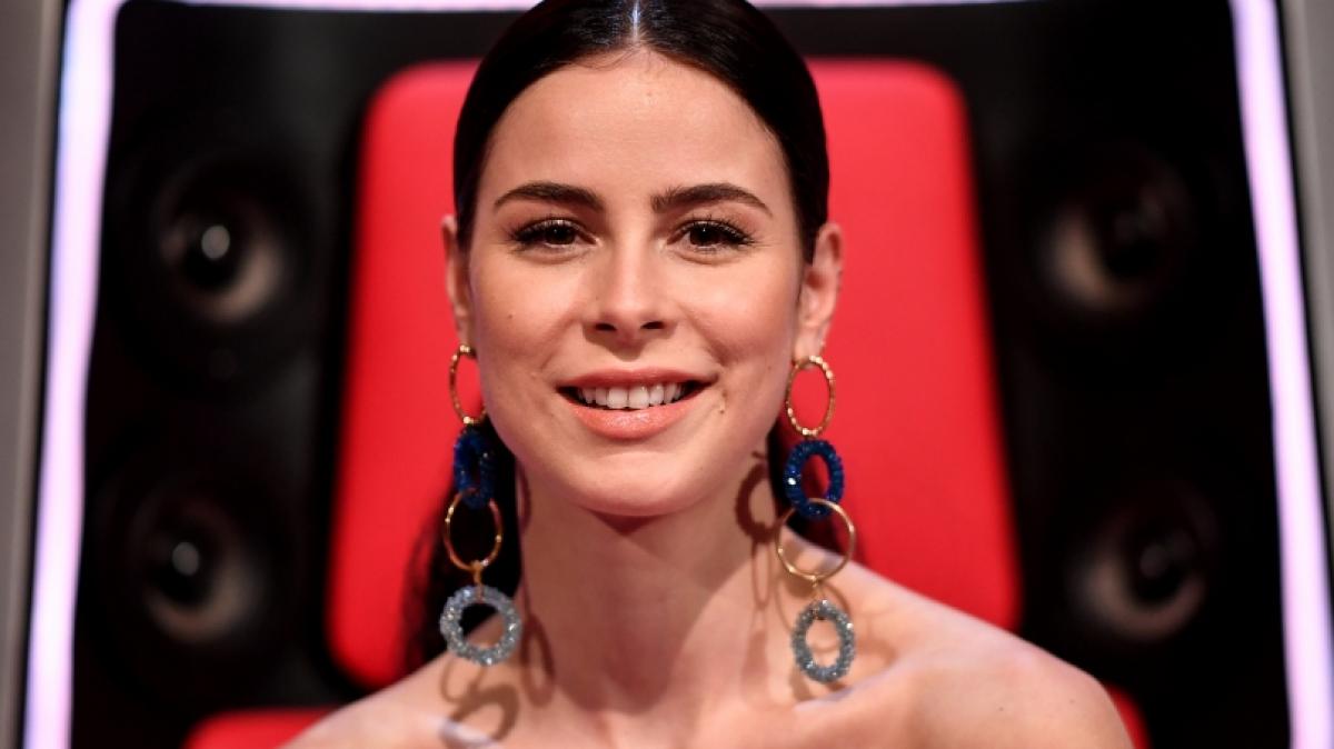 Lena zeigt sich verlockend im Netz. (Foto)