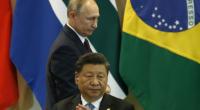 Ein Experte vermutet: Wladimir Putin (hinten) könnte abhängig von China werden.