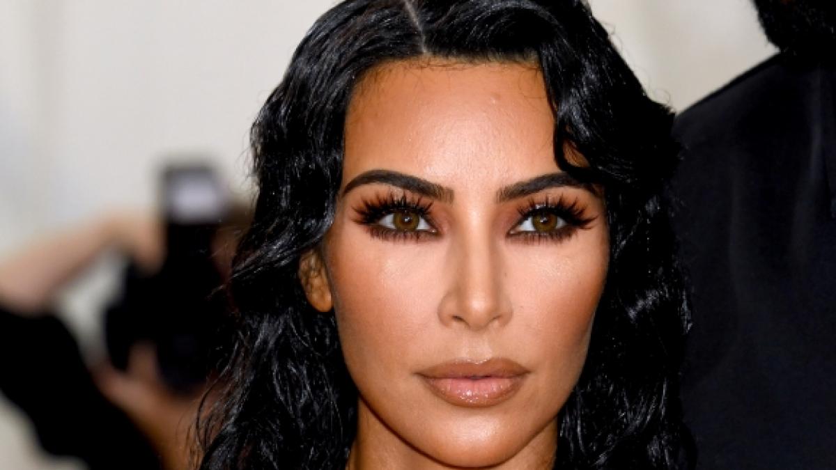 F&uuml;r die Werbung zu ihrer neuen Shapewear-Kollektion erntete Kim Kardashian einen Shitstorm. (Foto)