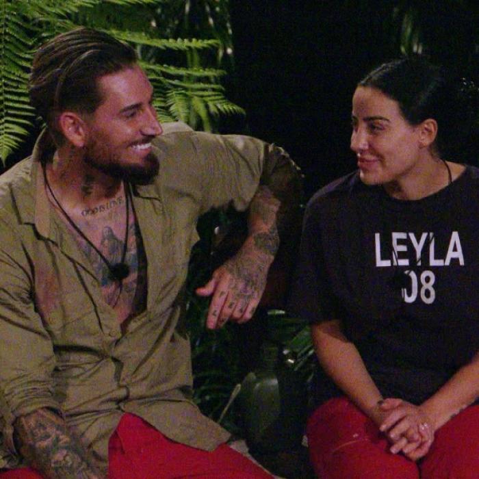 Leyla und Mike turteln öffentlich! Kritiker vermuten Liebes-Fake