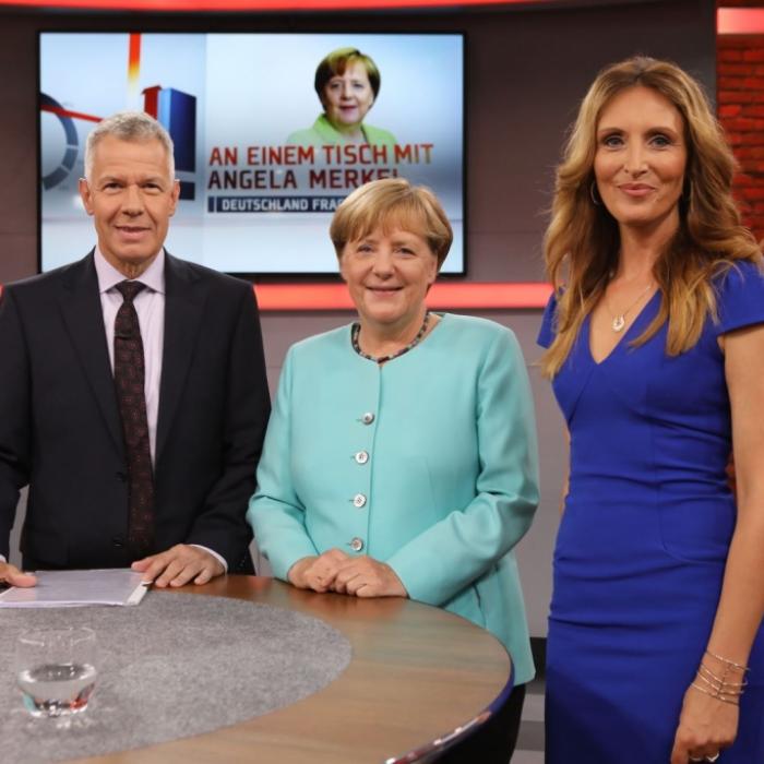 Dirndl-Wahnsinn auf der Wiesn! Diese Einblicke bringen ihre Fans fast um den Verstand