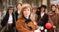 Nina Gummich als Alice Schwarzer in einer Szene aus dem Biopic 