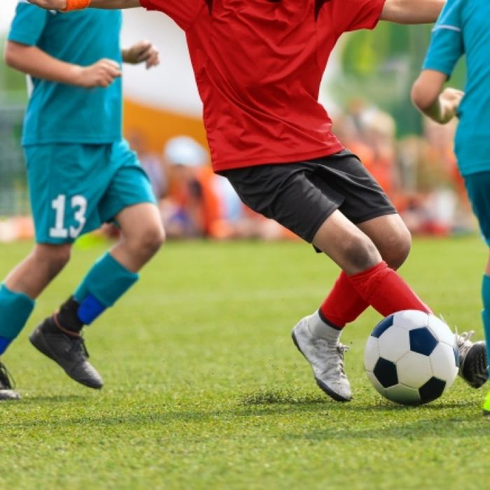 Tod auf dem Bolzplatz! Nachwuchs-Kicker (15) leblos zusammengebrochen
