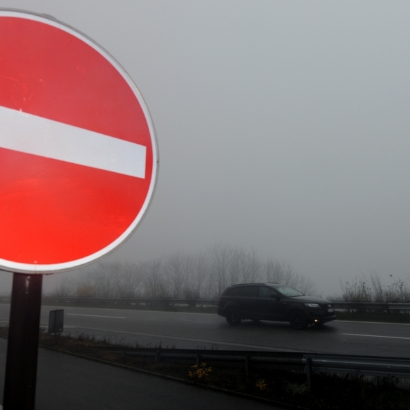 Wo Pinkeln in den Polizeihelm erlaubt ist