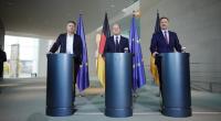 Die Ampel-Regierung um Wirtschaftsminister Robert Habeck, Kanzler Olaf Scholz und Finanzminister Christian Lindner (v.l.) muss mit einem 60-Milliarden-Loch im Bundeshaushalt fertig werden.