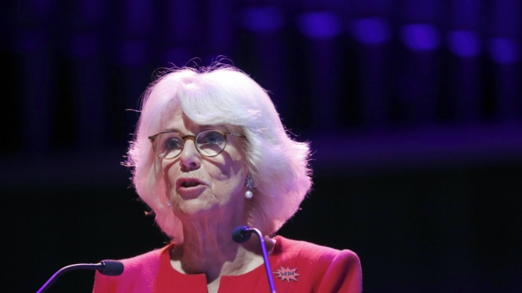 Herzogin Camilla Parker Bowles hat sich etwas zu offensichtlich am Vorbild ihrer Schwiegermutter Queen Elizabeth II. orientiert.