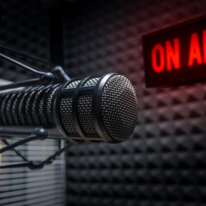 Schüsse während Live-Stream! Radio-Moderator bei Sendung ermordet