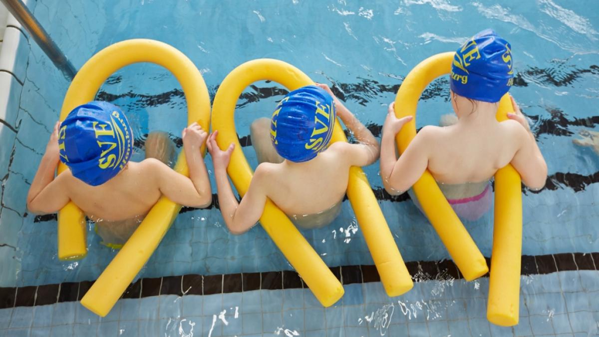 Jeden Sommer verungl&uuml;cken Menschen bei Badeunf&auml;llen t&ouml;dlich - unter den Opfern sind nicht nur Kinder (Symbolbild). (Foto)