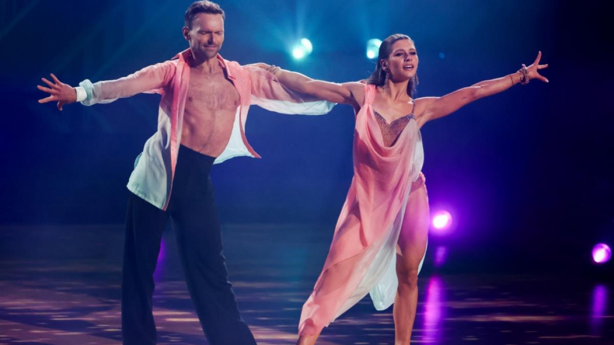 Prodit&auml;nzer Vadim Garbuzov und TV-Moderatorin Jana Wosnitza gehren zu den sechs verbleibenden Tanzpaaren, die in der neunten Live-Show von "Let's Dance" 2024 antreten. (Foto)
