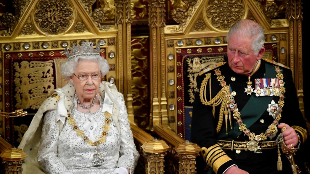Mit einer pomp&ouml;sen Kr&ouml;nung k&ouml;nnte Prinz Charles den Zorn des Volkes auf sich ziehen. (Foto)