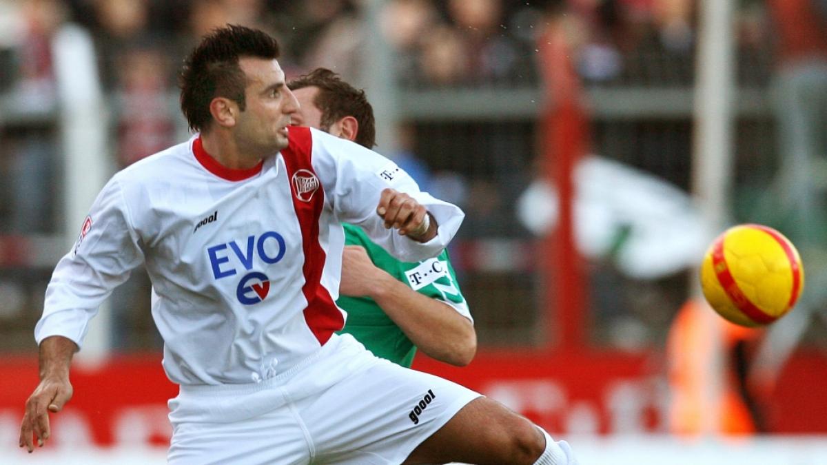 Suat T&uuml;rker f&uuml;hrte seinen Verein Kickers Offenbach Mitte der 2000er in die 2. Bundesliga. Jetzt ist der Ex-St&uuml;rmer mit 46 Jahren gestorben. (Foto)