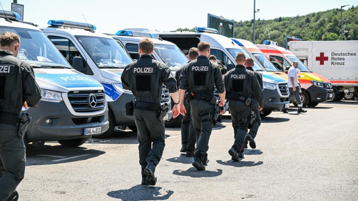 Seit dem sp&auml;ten Donnerstagabend galt ein drei Monate alter Junge als verschollen. Die Eltern h&auml;tten die Vermisstenanzeige gestellt, hie&szlig; es. Der S&auml;ugling war nach Angaben der Polizei kurz vor Mitternacht aus seinem Kinderwagen verschwunden. (Foto)
