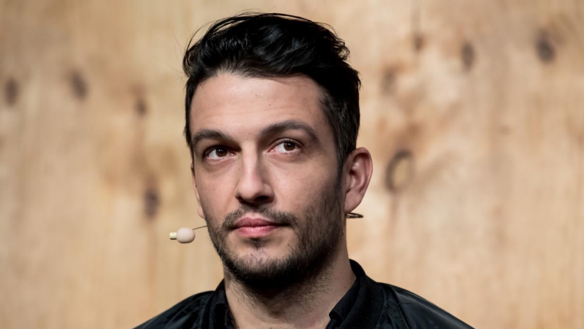 So tickt Schauspieler Max Hemmersdorfer privat. (Foto)