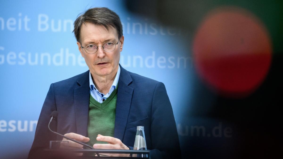 Karl Lauterbach verspielt mit widerspr&uuml;chlichen Aussagen das Vertrauen in die Politik. (Foto)