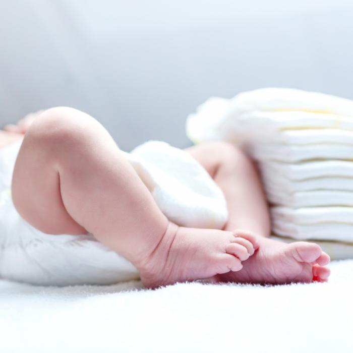 Abscheulich! 22-jähriger Mann vergewaltigt Baby beim Wickeln