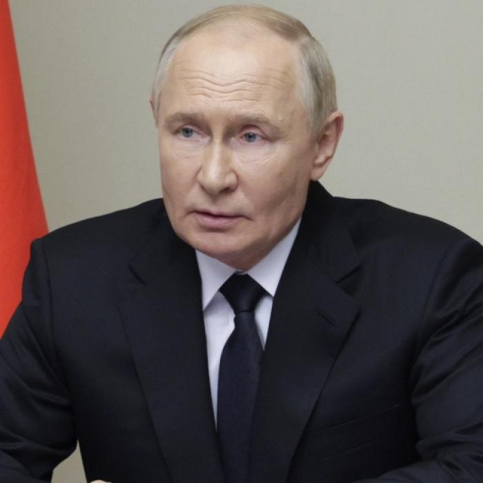 Putins Millionen-Heli stürzt nach Volltreffer zu Boden - Video zeigt Einschlag