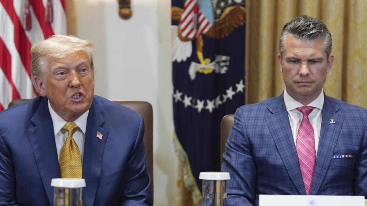 Muss Donald Trump (links) jetzt Pete Hegseth rausschmei&szlig;en? (Foto)