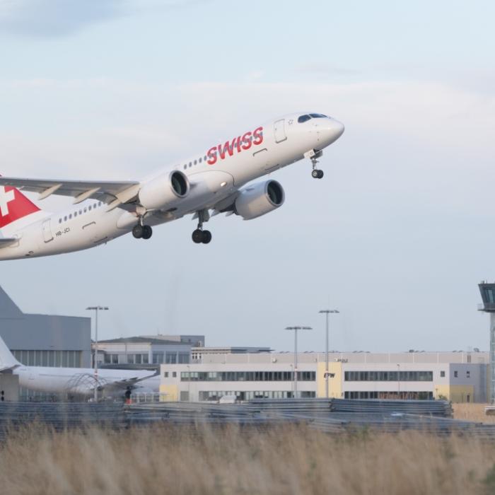 Jugendliche (15) auf Flug vergewaltigt - Täter (44) bekommt Bewährungsstrafe